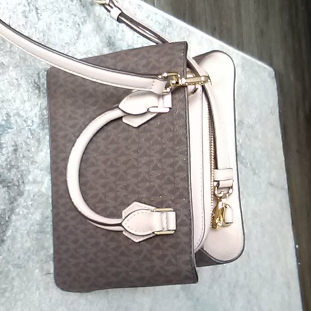 Michaelkors satchel price firm